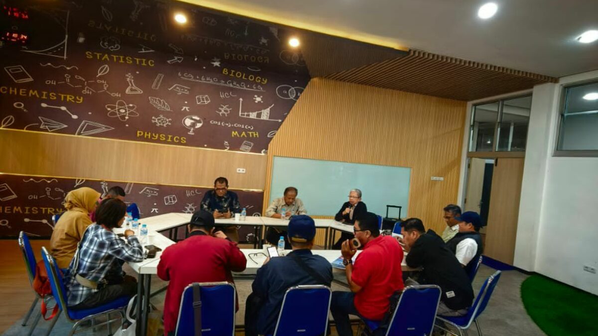 Guru Besar UB Soroti Pengaturan Celah Energi Material 2D, Kepala BPS Kota Malang Tekankan Pentingnya Data untuk Pembangunan