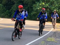 Kelompok  Gowes W 007 Jelajahi JLS hingga Pantai Balekambang Bersama Nasdem Kota Malang