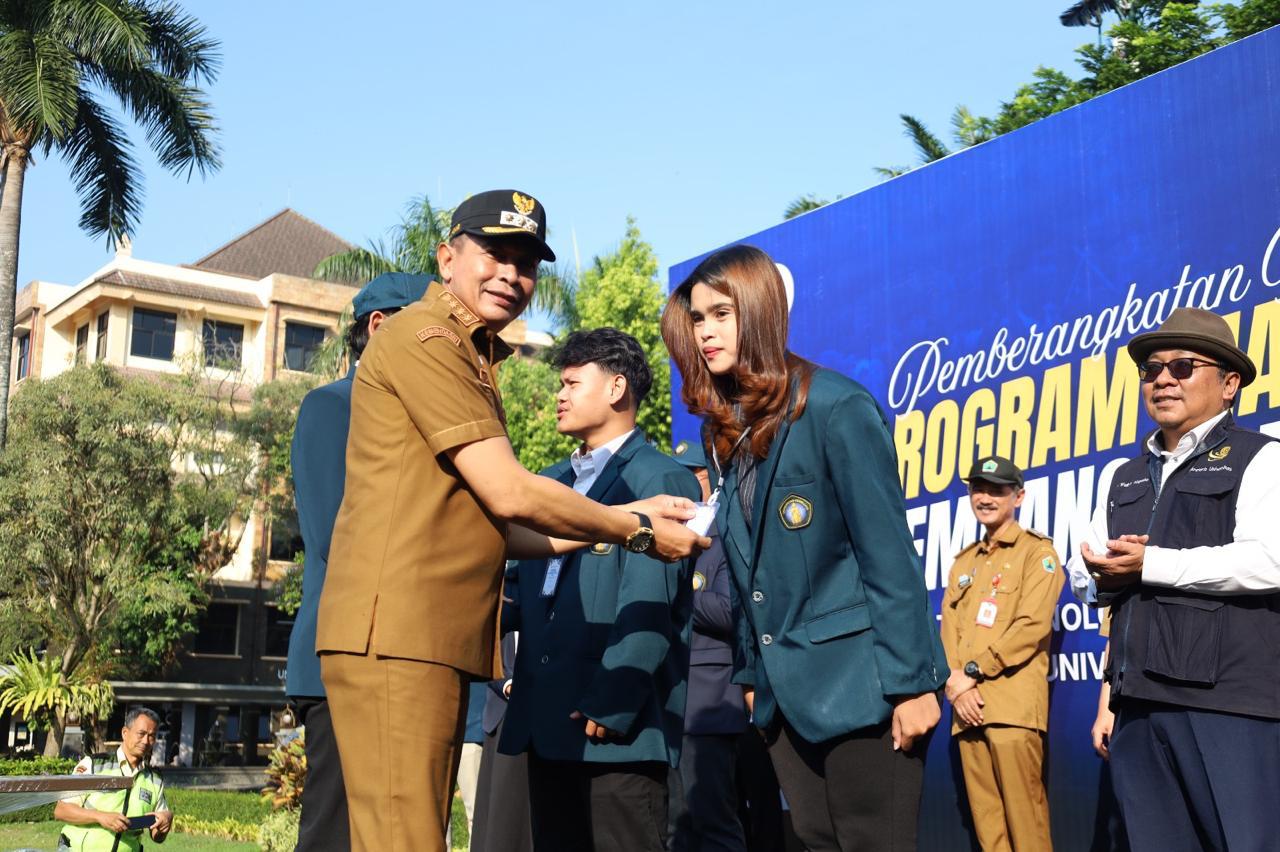 Sebanyak 856 Mahasiswa FTAB UB Diterjunkan ke 57 Kelurahan, Wali Kota Titipkan Program RT Berkelas Sebanyak 856 Mahasiswa FTAB UB Diterjunkan ke 57 Kelurahan, Wali Kota Titipkan Program RT Berkelas