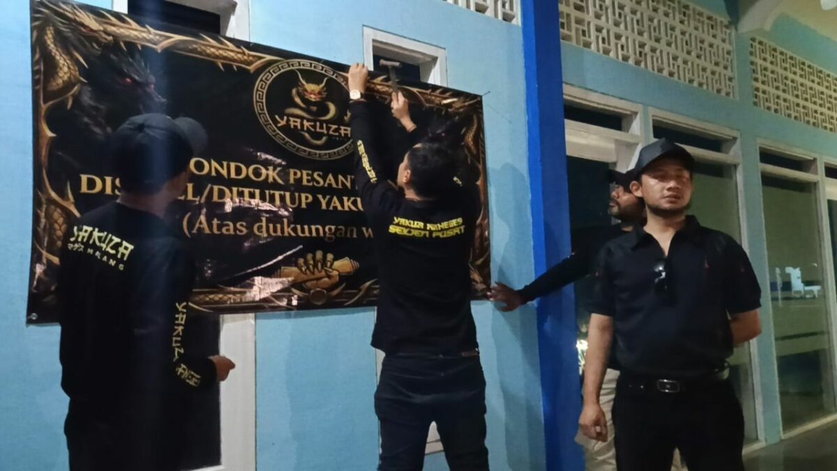 Pengasuh Ditangkap, Tiga Ponpes di Bululawang Disegel Massa Yakuza Maneges