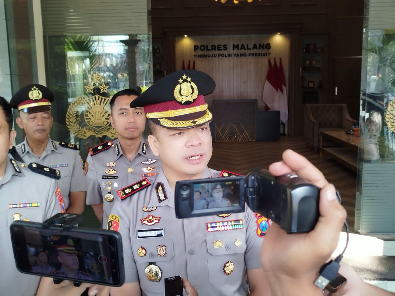 Kasus Dugaan Pencabulan Santriwati di Malang Naik ke Tahap Penyidikan, Pengasuh Ponpes Ditahan Kasus Dugaan Pencabulan Santriwati di Malang Naik ke Tahap Penyidikan, Pengasuh Ponpes Ditahan