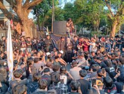 Ketua DPRD Kota Malang Minta Maaf kepada Massa Aksi, Akui Kebijakan Pemerintah Timbulkan Keresahan