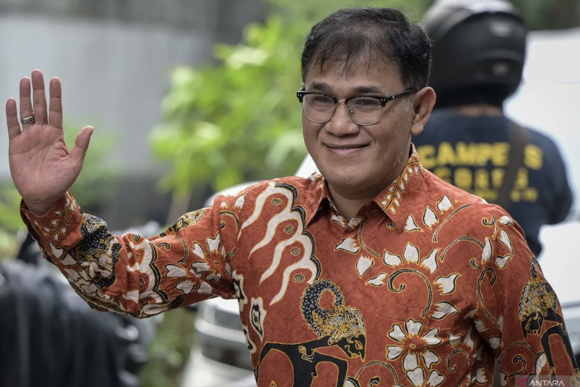 Andi Sinulingga Minta Prabowo Copot Budiman Sudjatmiko Usai Debat Viral dengan Mahasiswa Andi Sinulingga Minta Prabowo Copot Budiman Sudjatmiko Usai Debat Viral dengan Mahasiswa