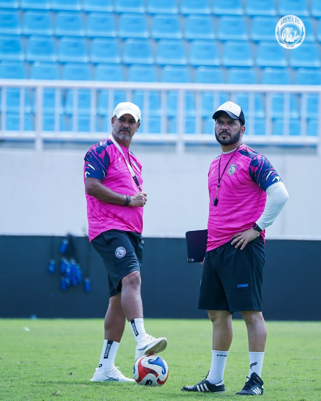 Arema FC Pertahankan Marcos Santos, Bidik Stabilitas dan Target Lebih Tinggi di Super League 2026/2027 Arema FC Pertahankan Marcos Santos, Bidik Stabilitas dan Target Lebih Tinggi di Super League 2026/2027