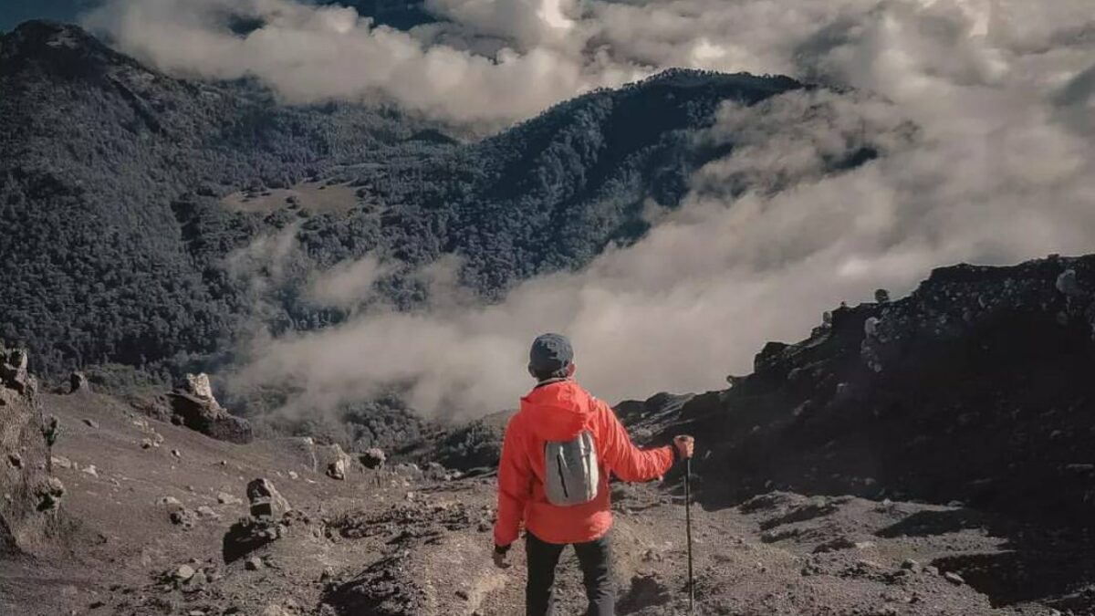 Semeru Bukan Gunung Buat FOMO, Ini Alasan Kenapa Pendaki Pemula Sebaiknya Pikir Dua Kali