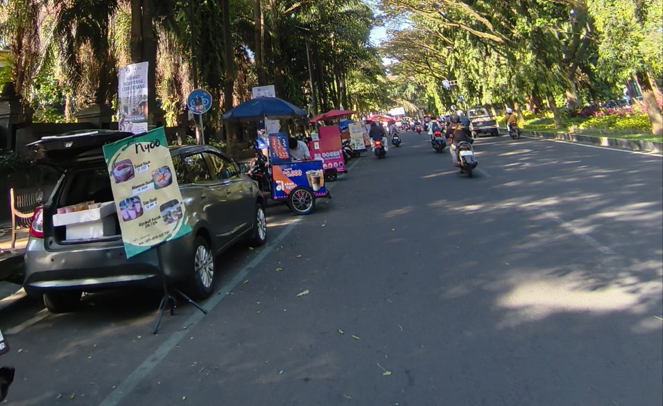 Relokasi PKL Veteran Dinilai Bukan Jalan Keluar, DPRD Kota Malang Soroti Penegakan Aturan Relokasi PKL Veteran Dinilai Bukan Jalan Keluar, DPRD Kota Malang Soroti Penegakan Aturan