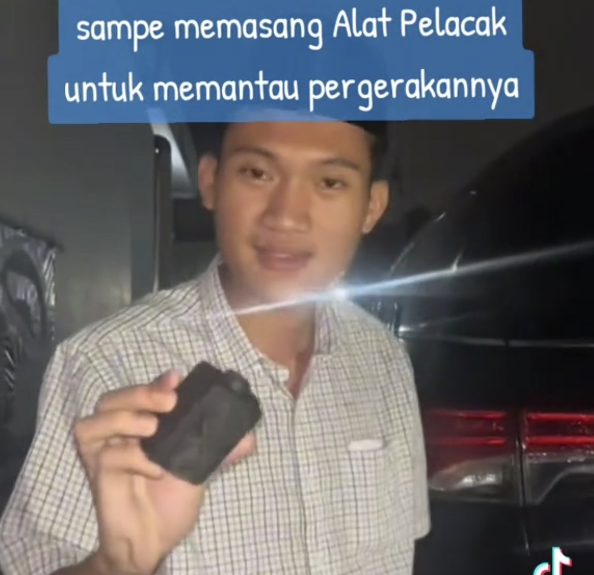 Heboh! Ketua BEM UGM Temukan Perangkat Pelacak Misterius di Kolong Mobil Heboh! Ketua BEM UGM Temukan Perangkat Pelacak Misterius di Kolong Mobil