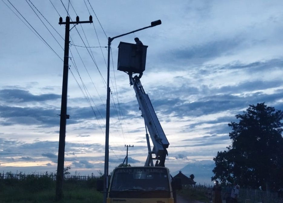 DPUBM Kabupaten Malang Bangun 809 Titik PJU, Fokus Ruas Jalan Minim Penerangan DPUBM Kabupaten Malang Bangun 809 Titik PJU, Fokus Ruas Jalan Minim Penerangan