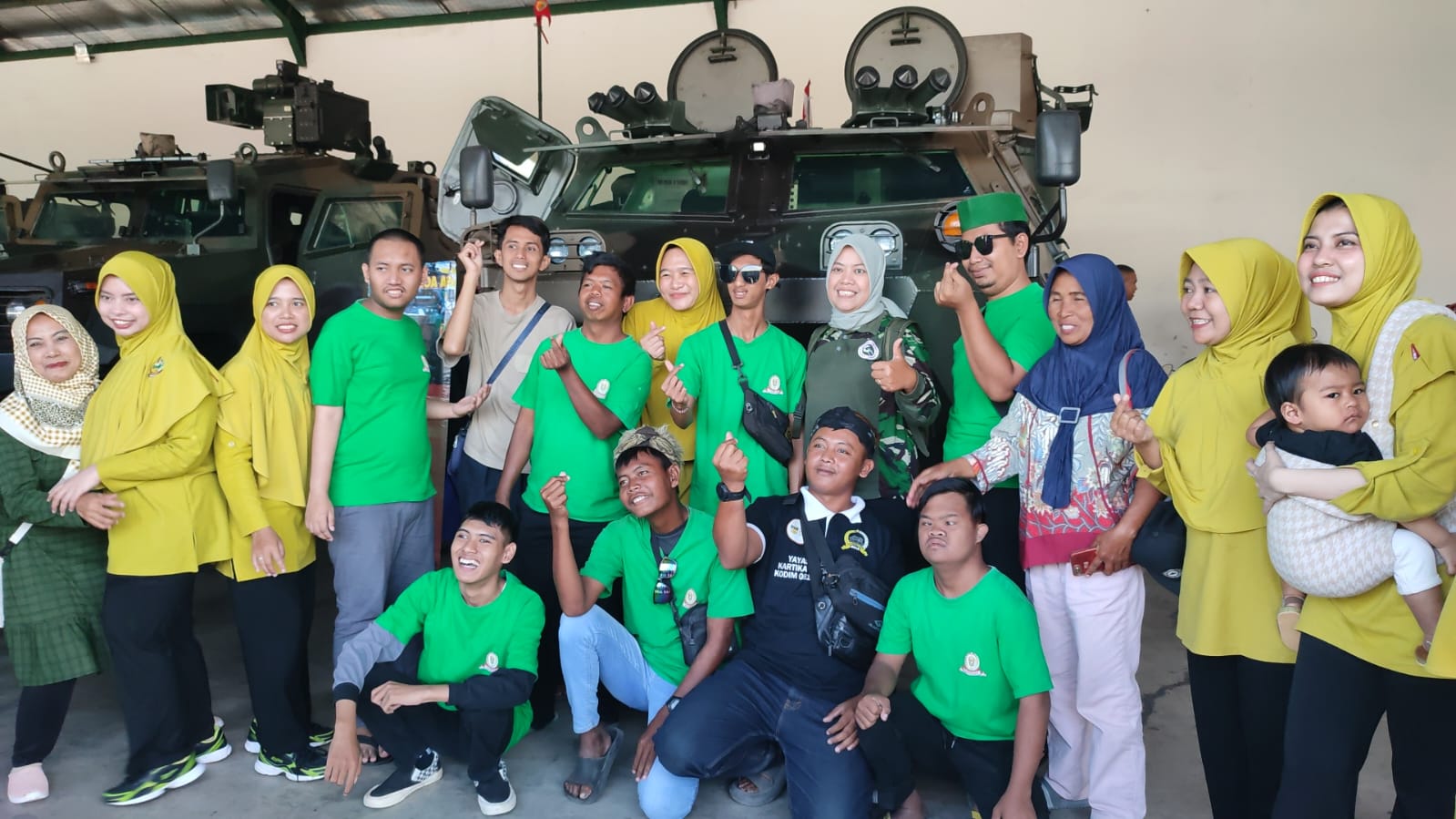 Naik Panser Anoa hingga Kenal Senjata, 90 Anak Disabilitas Antusias Ikuti Study Tour Kebangsaan di Yonif Mekanik 512/QY