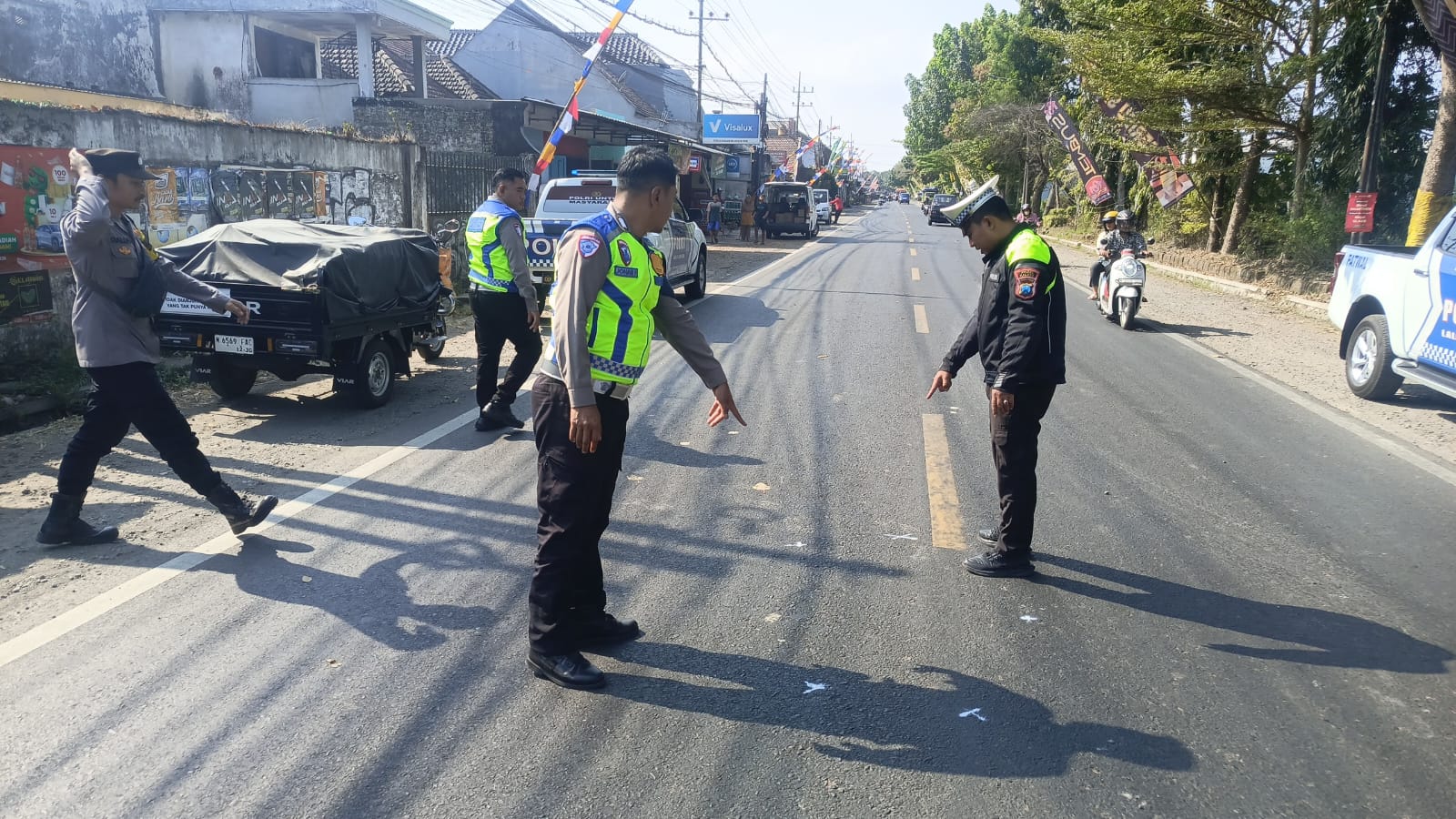 Berniat Salip Truk Berujung Maut, Mahasiswi Tewas di Jalan Raya Pakisaji Berniat Salip Truk Berujung Maut, Mahasiswi Tewas di Jalan Raya Pakisaji