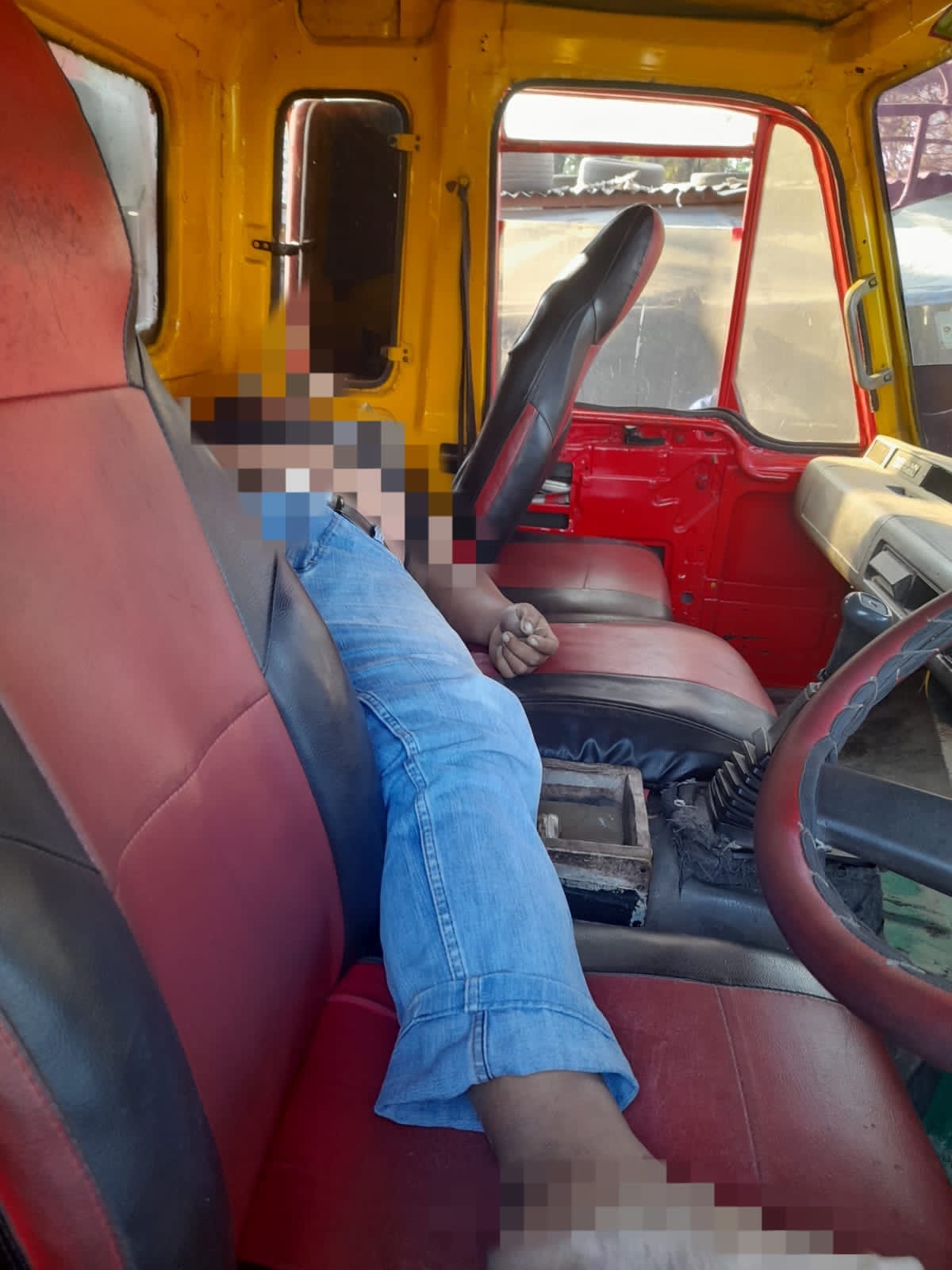 Terparkir Sejak Dini Hari, Sopir Truk Tebu Ditemukan Meninggal Terparkir Sejak Dini Hari, Sopir Truk Tebu Ditemukan Meninggal