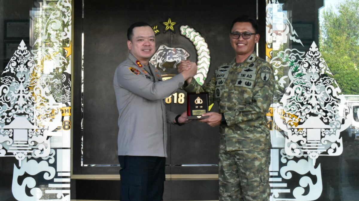 Di Tengah Isu Negatif, Dandim 0818 dan Kapolres Malang Tegaskan Sinergi TNI-Polri Semakin Solid Di Tengah Isu Negatif, Dandim 0818 dan Kapolres Malang Tegaskan Sinergi TNI-Polri Semakin Solid