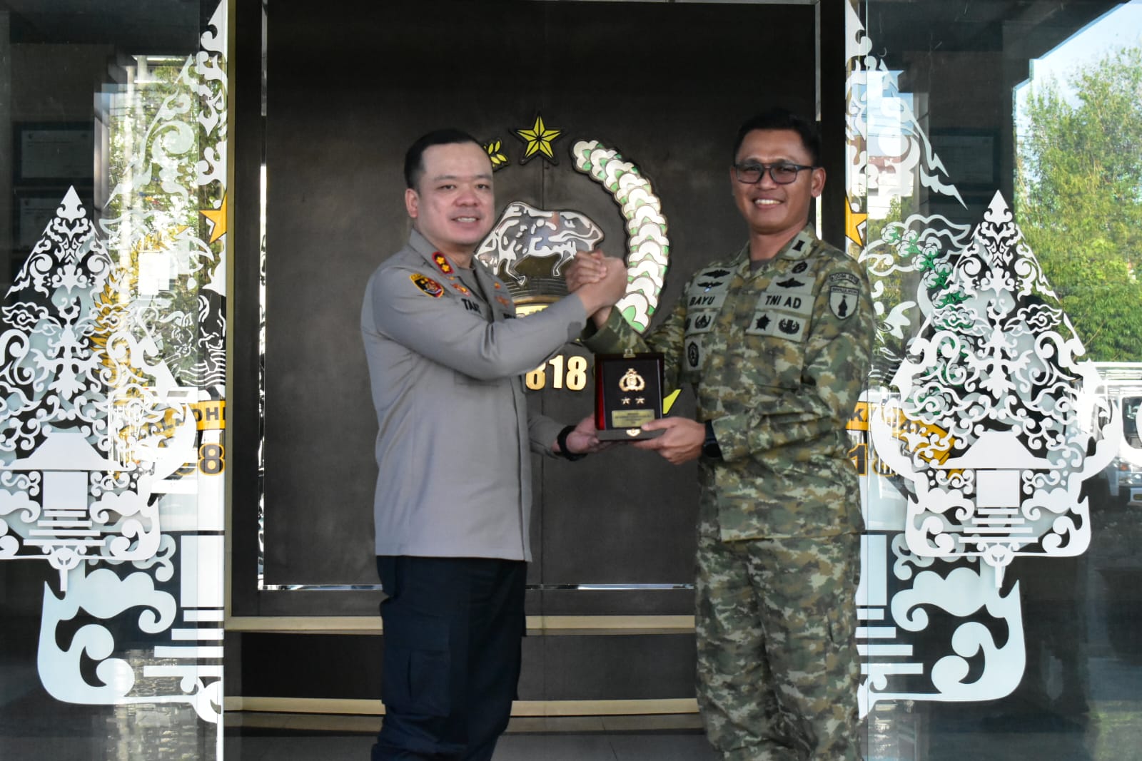 Di Tengah Isu Negatif, Dandim 0818 dan Kapolres Malang Tegaskan Sinergi TNI-Polri Semakin Solid Di Tengah Isu Negatif, Dandim 0818 dan Kapolres Malang Tegaskan Sinergi TNI-Polri Semakin Solid