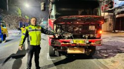 Kurang Hati-hati, Pemotor Asal Madura Tewas Setelah Menabrak Truk Mogok