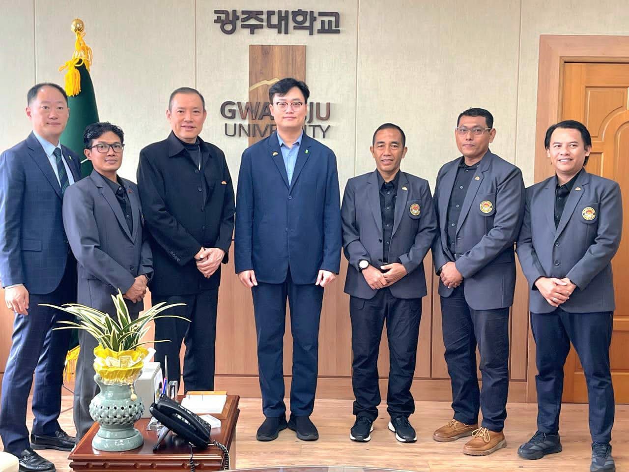Pengprov TI Jatim Gandeng Universitas Gwangju, Bidik Lahirkan Atlet Taekwondo Berdaya Saing Global Pengprov TI Jatim Gandeng Universitas Gwangju, Bidik Lahirkan Atlet Taekwondo Berdaya Saing Global