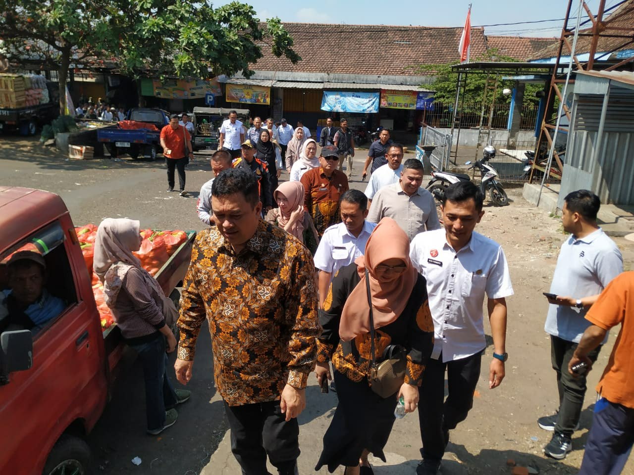 184 Pedagang Berebut 72 Kios, Usulan Bangun Kios Baru Pakai APBD Dinilai Tak Sentuh Akar Masalah 184 Pedagang Berebut 72 Kios, Usulan Bangun Kios Baru Pakai APBD Dinilai Tak Sentuh Akar Masalah