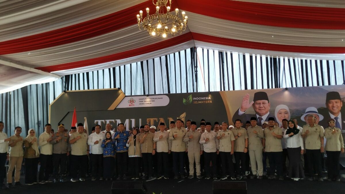 Wamentan Sudaryono Lantik Pengurus HKTI se-Jawa Timur, Tekankan Organisasi Harus Menjawab Persoalan Petani