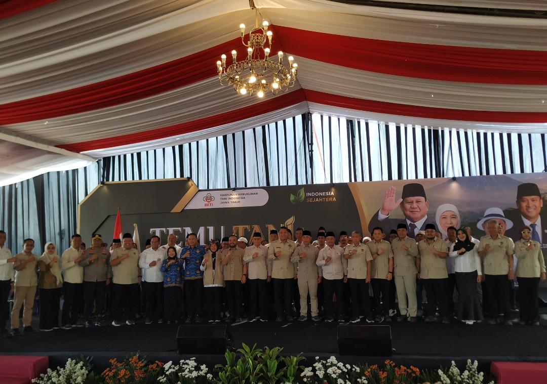 Wamentan Sudaryono Lantik Pengurus HKTI se-Jawa Timur, Tekankan Organisasi Harus Menjawab Persoalan Petani Wamentan Sudaryono Lantik Pengurus HKTI se-Jawa Timur, Tekankan Organisasi Harus Menjawab Persoalan Petani