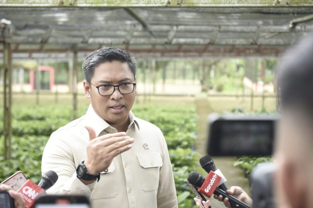 Prabowo Tunjuk Sudaryono Pimpin Badan Gizi Nasional, Fokus Lanjutkan Pembenahan Program MBG Prabowo Tunjuk Sudaryono Pimpin Badan Gizi Nasional, Fokus Lanjutkan Pembenahan Program MBG