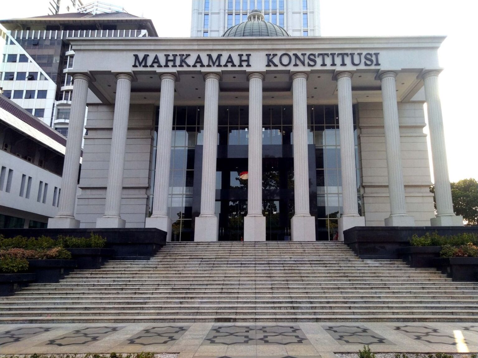 MK Tegaskan Pilkada Tetap Dipilih Langsung Rakyat, Gugatan Mahasiswa Tidak Diterima MK Tegaskan Pilkada Tetap Dipilih Langsung Rakyat, Gugatan Mahasiswa Tidak Diterima