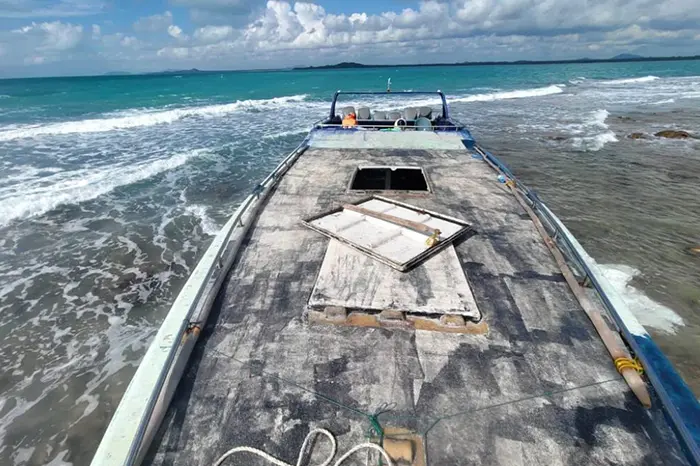Kapal Cepat Bermesin Enam Ditangkap, TNI AL Sita 97 Karung Pasir Timah Senilai Rp3,46 Miliar