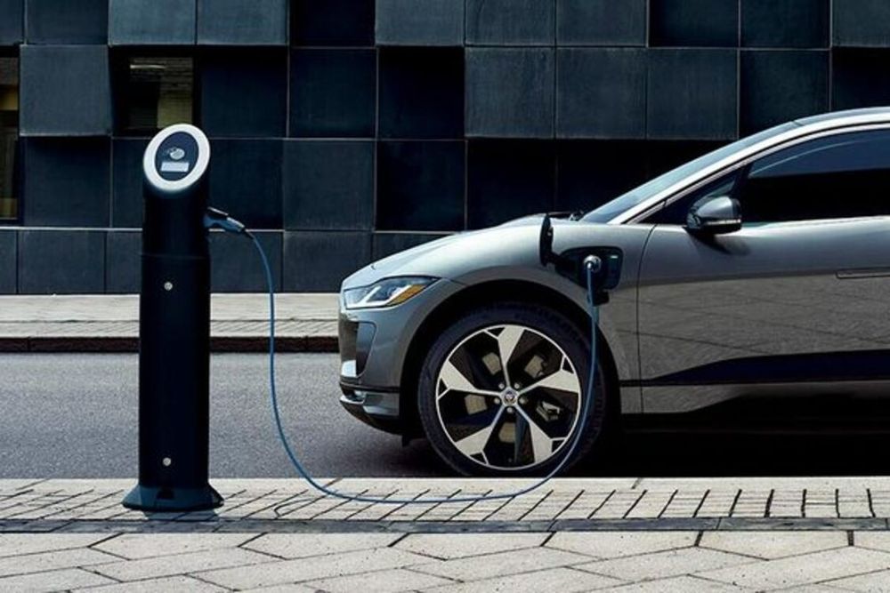 Ingin Beralih ke Mobil Listrik? Simak Hal-Hal yang Wajib Dipertimbangkan Sebelum Membeli EV Ingin Beralih ke Mobil Listrik? Simak Hal-Hal yang Wajib Dipertimbangkan Sebelum Membeli EV