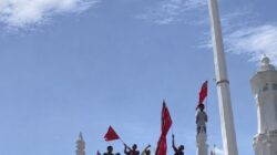 Peringatan 21 Tahun Damai Aceh Ricuh, Merah Putih Diturunkan