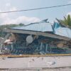 Pengungsi Kota Borong NTT Jual Besi Puing Gempa Demi Biaya Makan