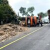 Truk Tebu Terguling di Jalur Blitar-Malang, Kemacetan Berlangsung 17 Jam