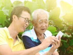 Teknologi Digital Dorong Pertumbuhan Ekonomi Lansia di Tiongkok