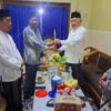 Tongkat Zaitun Pemberian Gus Thoriq Antar Gus Kikin Jabat Ketum PBNU