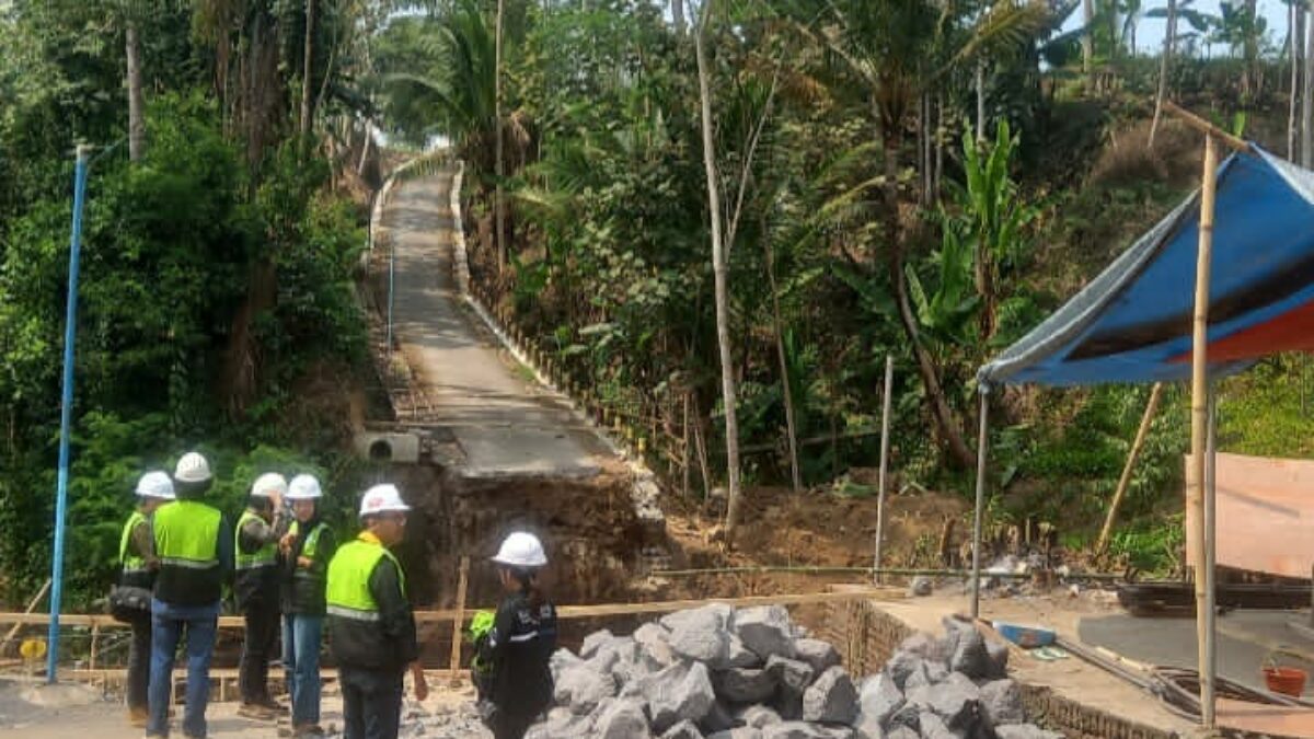 Memperlancar Aktifitas Warga, Pemkab Malang Bangun Jembatan Kampung Legok Lebih Kokoh dan Kuat