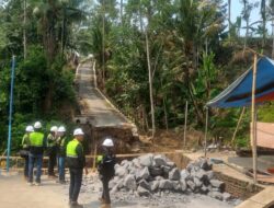 Memperlancar Aktifitas Warga, Pemkab Malang Bangun Jembatan Kampung Legok Lebih Kokoh dan Kuat