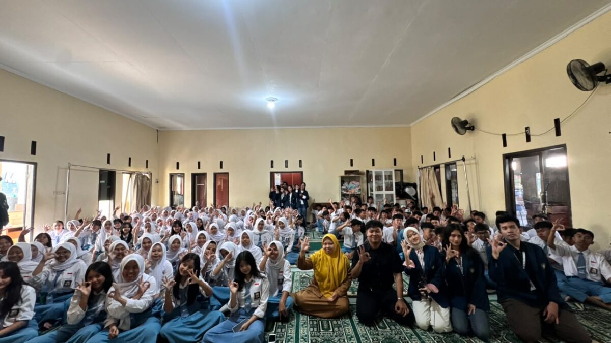 Menuju Pemilu 2029, Kelompok 34 FBD Arcapada 2026 Berikan Literasi Politik untuk Pelajar SMAN 3 Batu