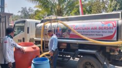 PMI Kabupaten Malang Gelontorkan 20 Ribu Liter Air Bersih untuk Warga Sumberagung dan Puskesmas Sitiarjo