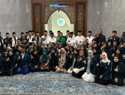 Kelompok 16 FISIP UB Bakti Desa Arcapada 2026 Semarakkan Gerakan Subuh Keliling di Desa Poncokusumo