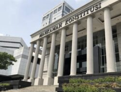 Dihina Tak Bisa Diwakili Relawan, Presiden dan Wapres Harus Lapor Sendiri