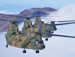 Jepang Kirim Tiga Helikopter CH-47 Bantu Indonesia Tangani Karhutla