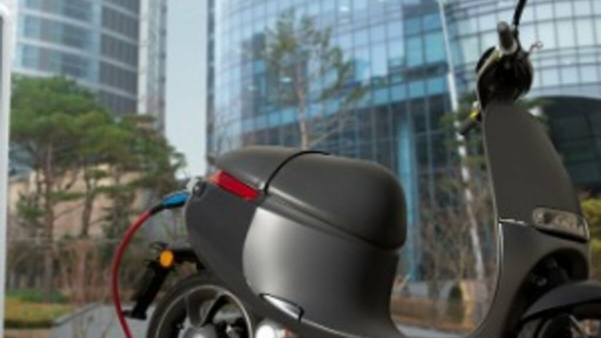 Baterai Motor Listrik Panas, Jangan Langsung Cas Setelah Berkendara