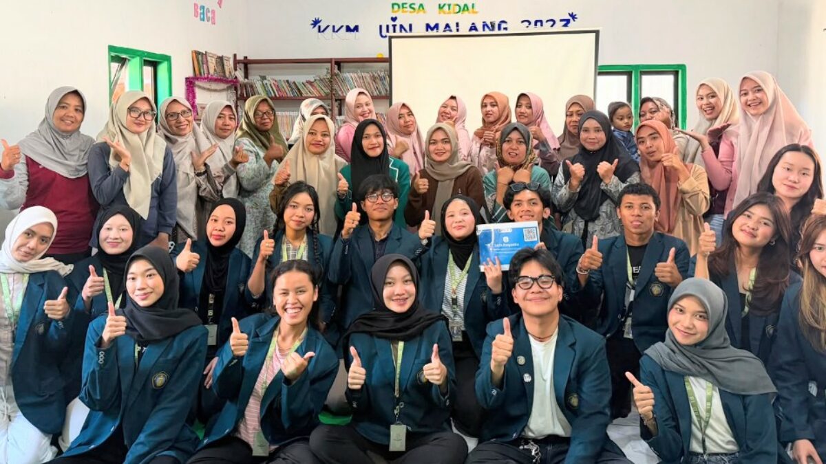 Kelompok 18 FISIP UB Bakti Desa Dorong Digitalisasi Data Kesehatan Ibu dan Anak di Desa Kidal Melalui SAPA Posyandu