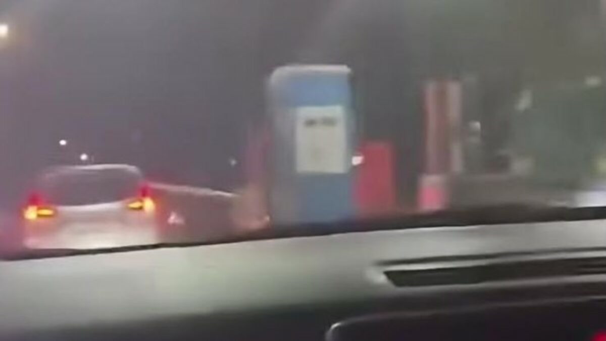 Sopir Xpander Tabrak Palang GT Kalikangkung Gegara Emoh Bayar Tol