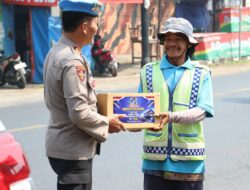 HUT ke-24 Propam Polri, Sipropam Polres Malang Bagikan 100 Paket Sembako