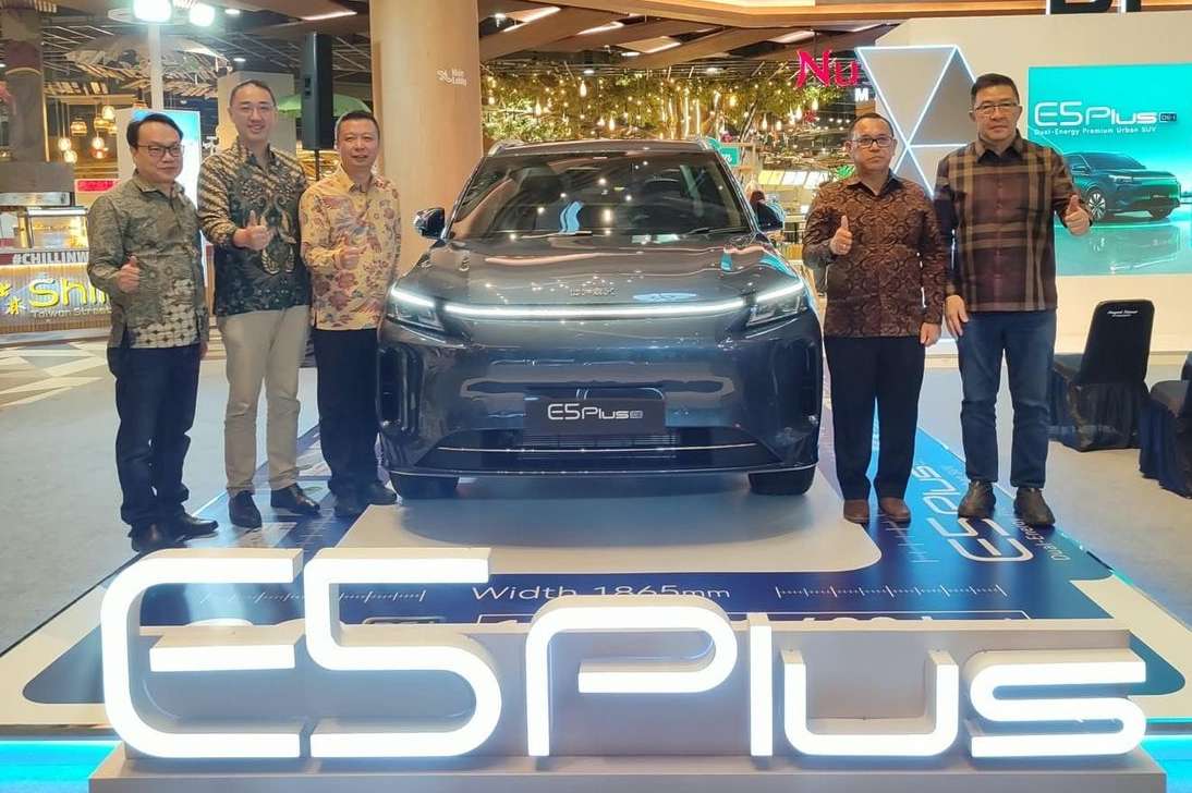 DFSK E5 Plus SUV PHEV dalam perjalanan Jakarta menuju Bali.