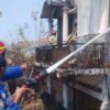 Rumah Lantai 2 Terbakar Akibat Lahan Tebu di Sebelah Rumah