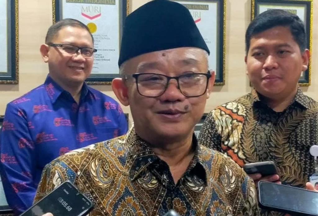 Mendikdasmen Abdul Mu’ti membahas program revitalisasi sekolah 2027 di Jawa Timur