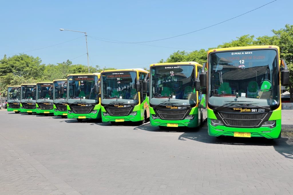 Bus Trans Jatim yang melayani transportasi publik di Jawa Timur.