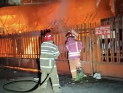 Toko Furnitur Ogan Malang Terbakar Dini Hari, Karyawan Sif Malam Dievakuasi