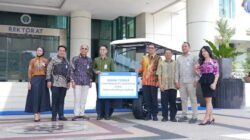 UM Terima Dua Mobil Golf dari BRI untuk Dukung Mobilitas Kampus