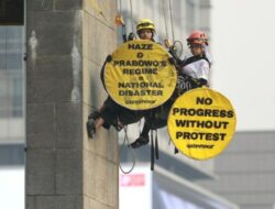 Demo Dua Tahun Prabowo: Greenpeace Soroti Krisis Iklim, Aksi Jogja Ricuh