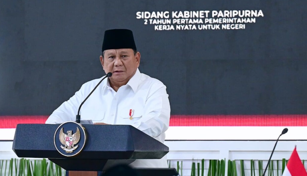 Presiden Prabowo Subianto memimpin Sidang Kabinet Paripurna yang membahas penanganan kebakaran hutan dan lahan serta penindakan terhadap perusahaan yang terbukti melanggar.